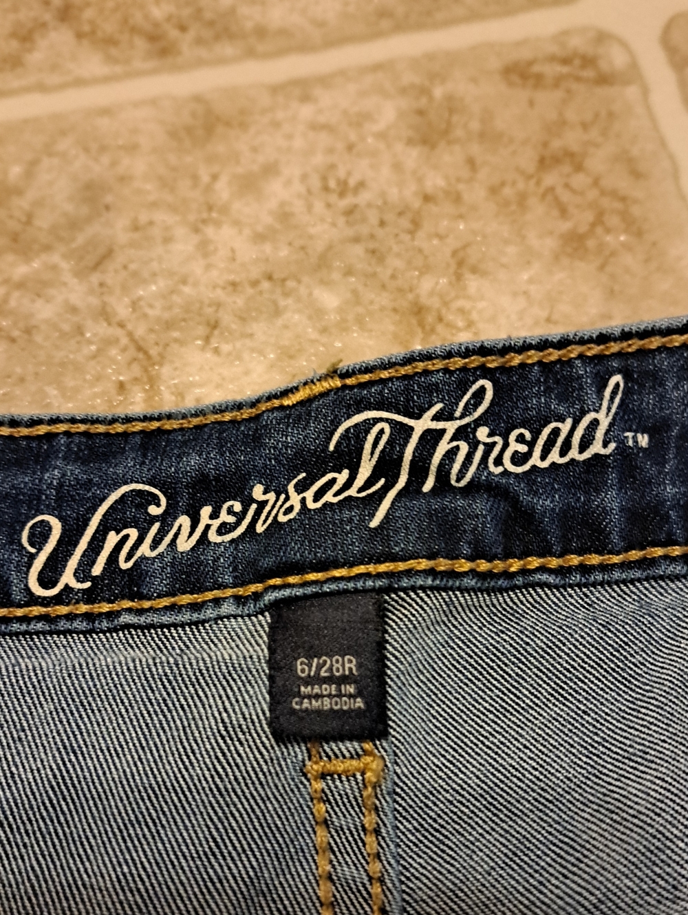 Universal Thread Women's Mid-Rise Dark Wash Skinny Jeans. Size 6/28R. - Picture 9 of 13
